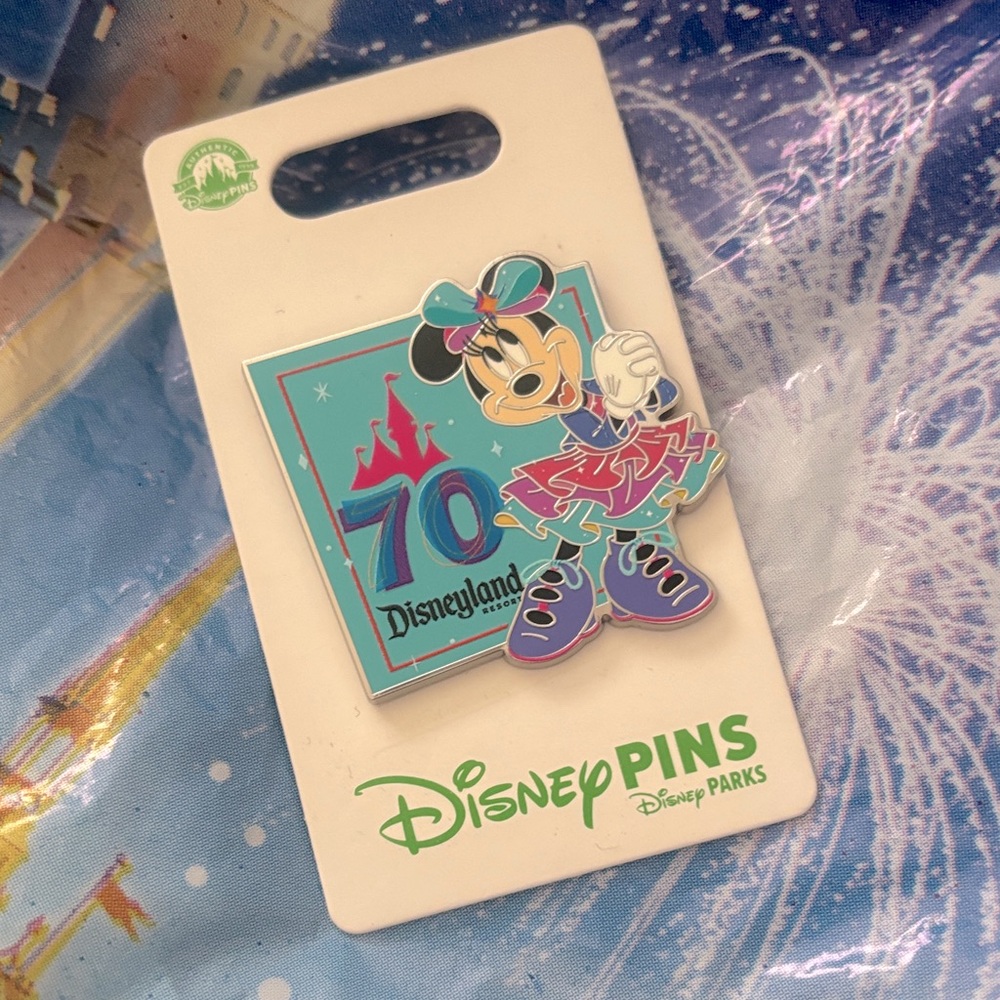 Disneyland 70th Minnie Mouse Pin 🏰